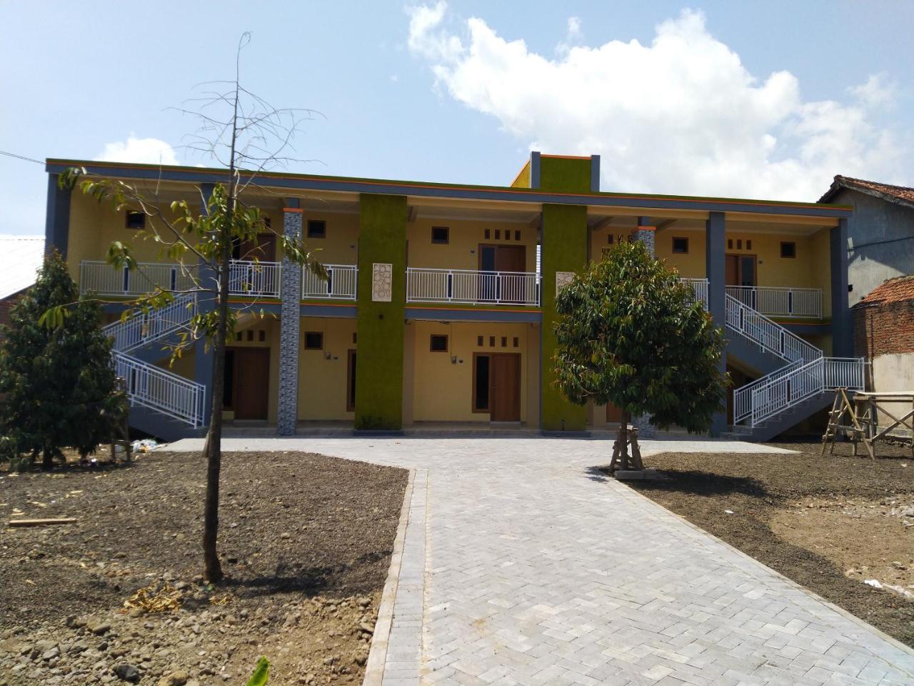 R3 Brawijaya Homestay Бануванги Екстериор снимка