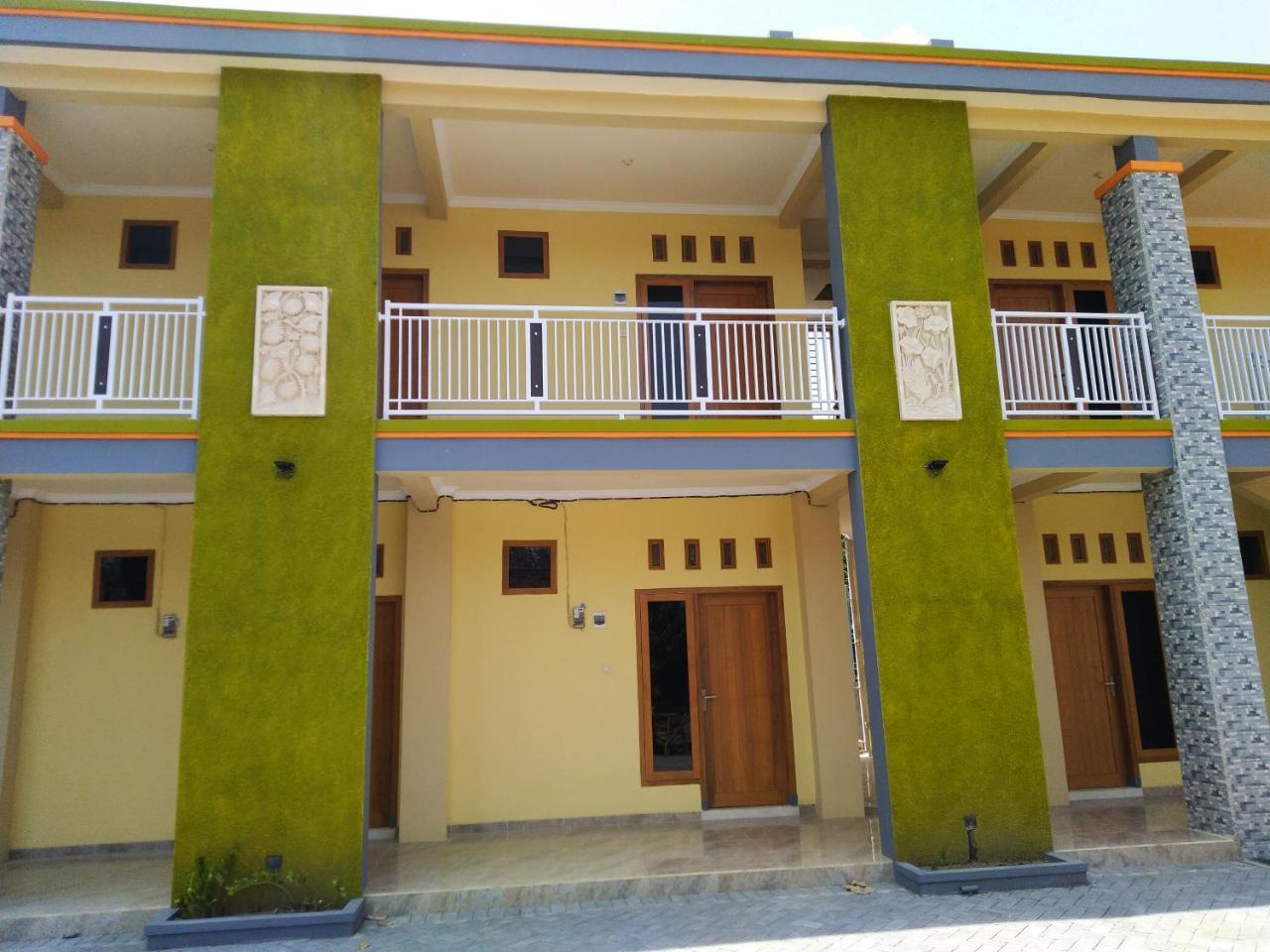 R3 Brawijaya Homestay Бануванги Екстериор снимка