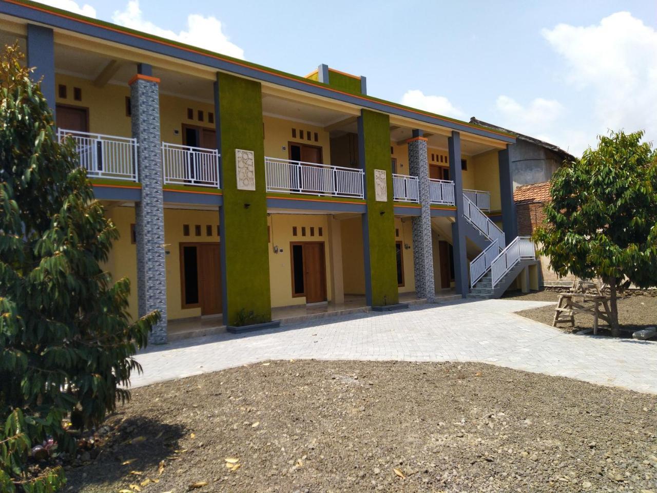 R3 Brawijaya Homestay Бануванги Екстериор снимка