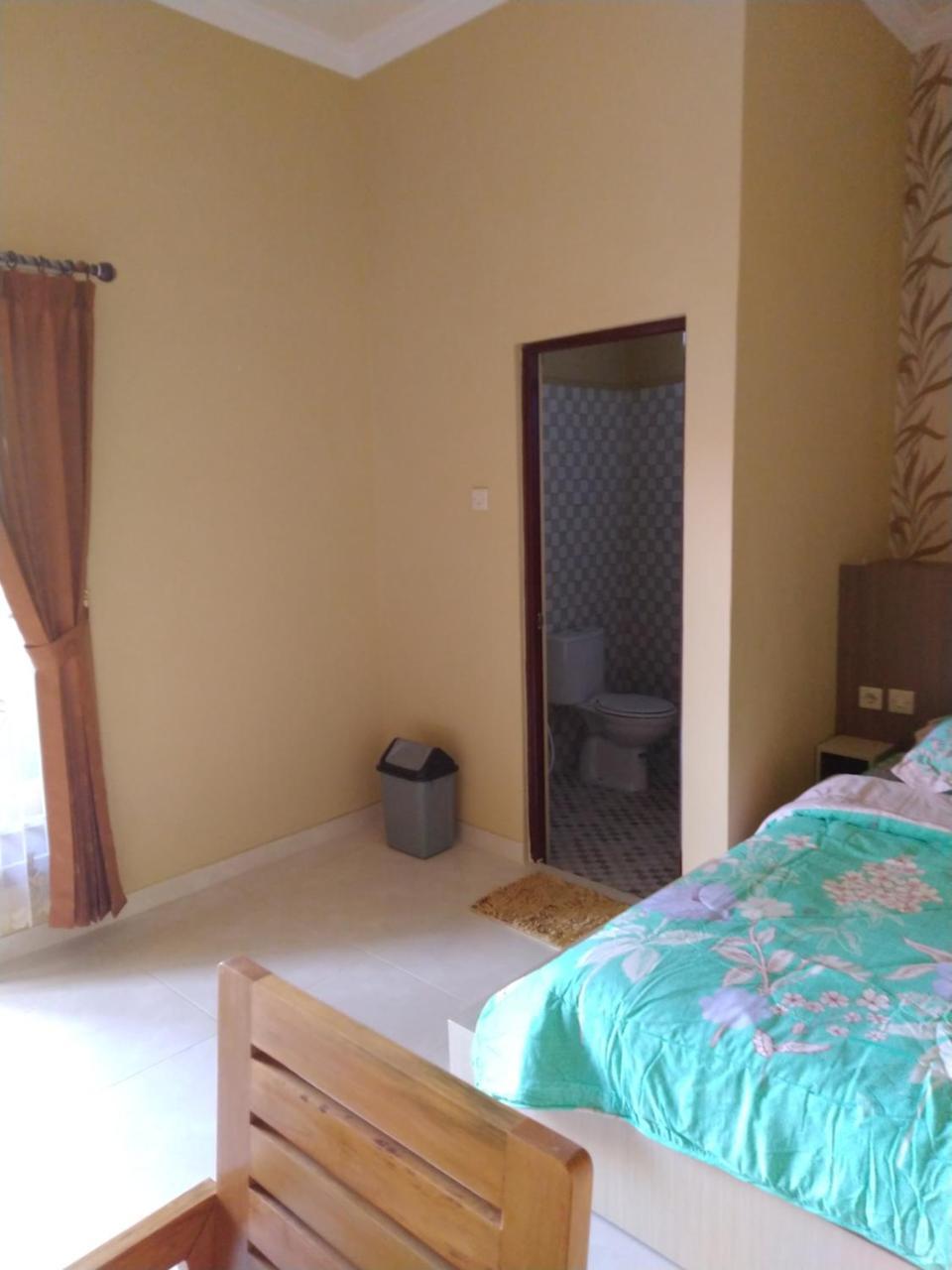R3 Brawijaya Homestay Бануванги Екстериор снимка
