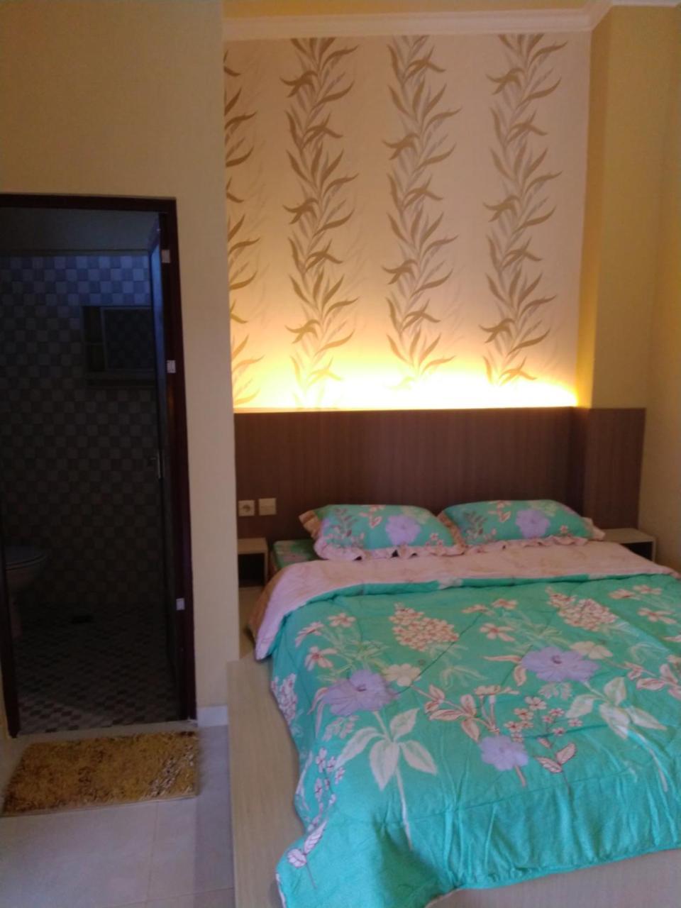 R3 Brawijaya Homestay Бануванги Екстериор снимка
