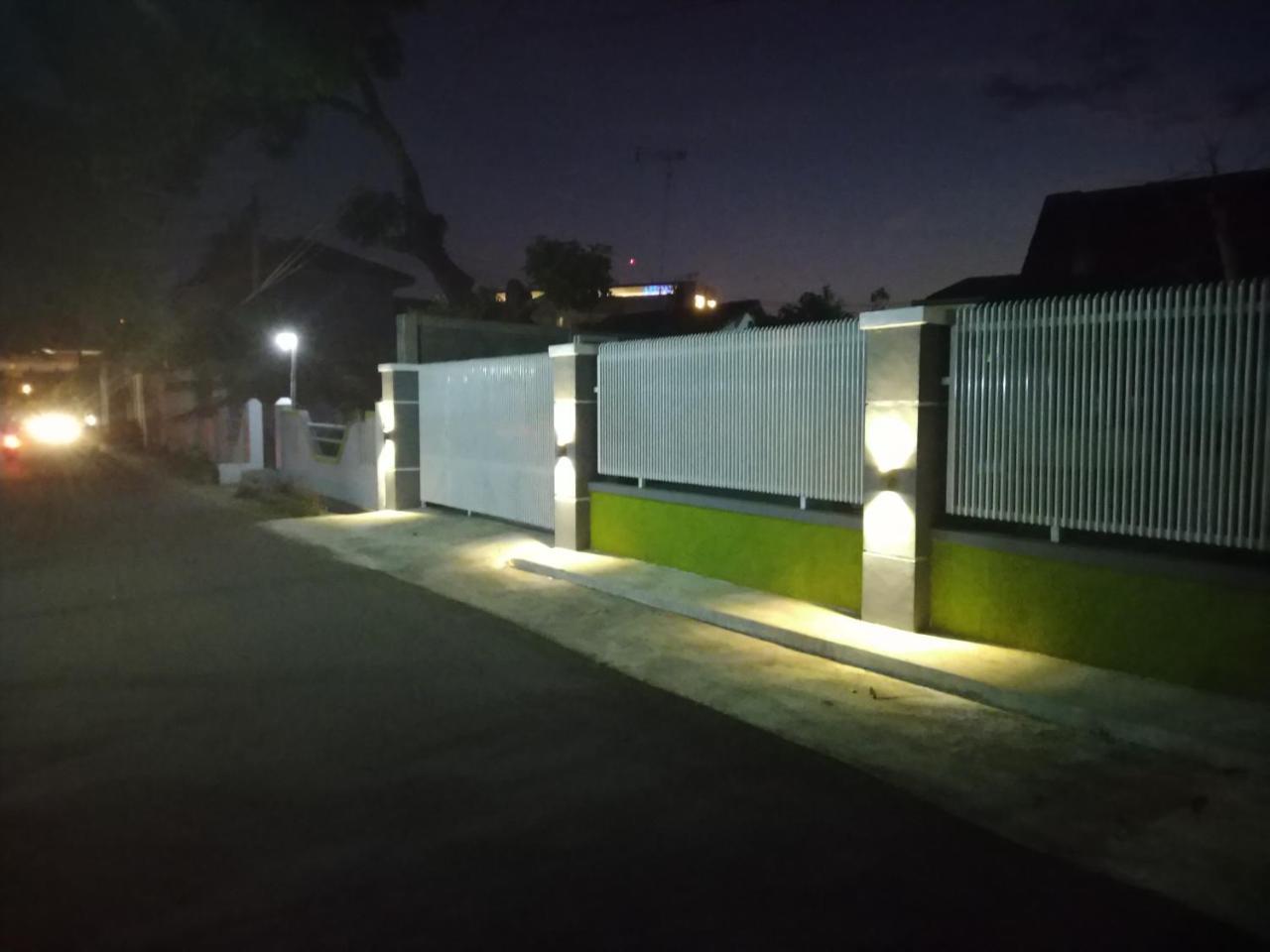 R3 Brawijaya Homestay Бануванги Екстериор снимка