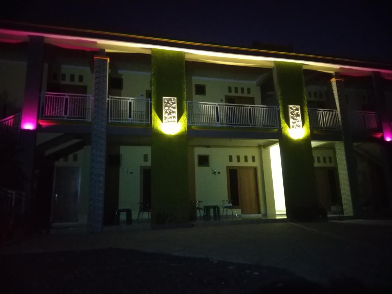 R3 Brawijaya Homestay Бануванги Екстериор снимка