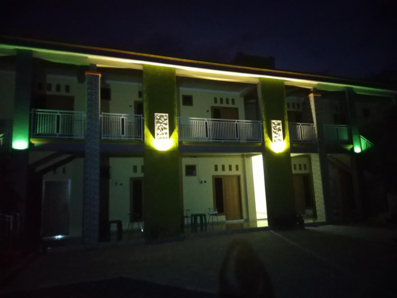 R3 Brawijaya Homestay Бануванги Екстериор снимка