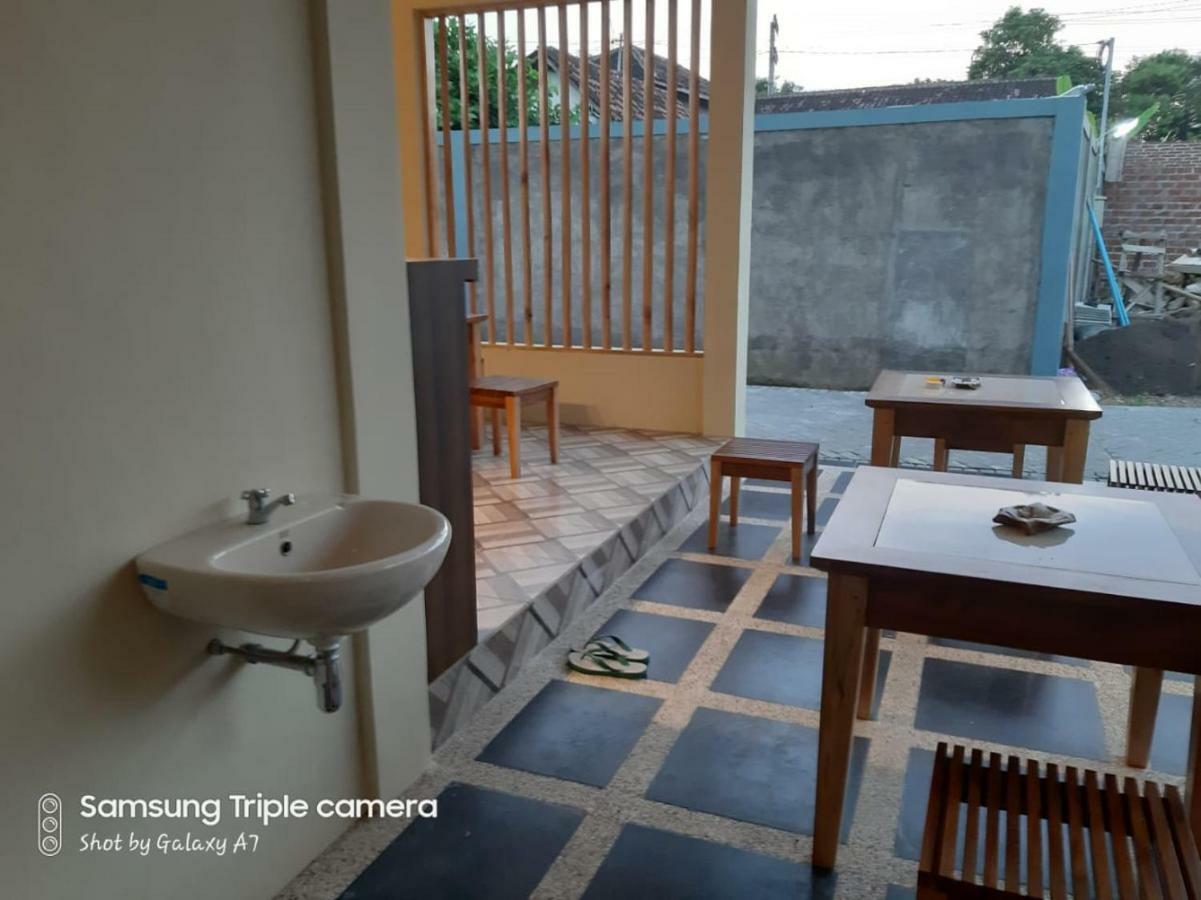 R3 Brawijaya Homestay Бануванги Екстериор снимка