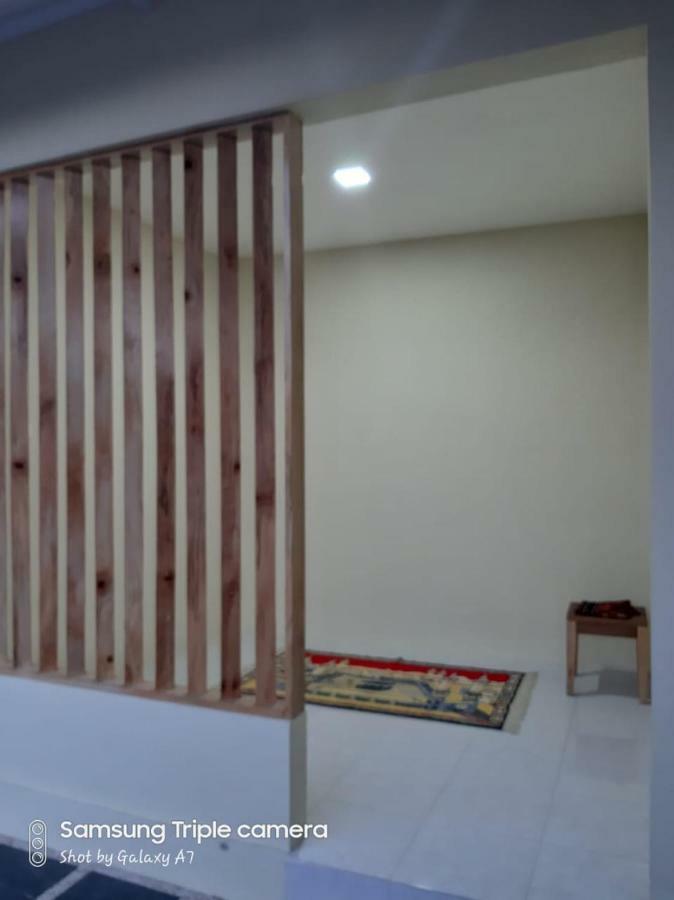 R3 Brawijaya Homestay Бануванги Екстериор снимка