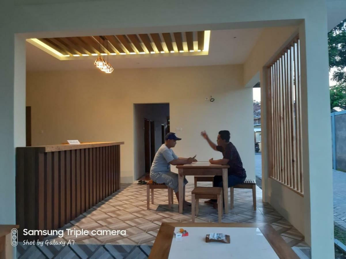 R3 Brawijaya Homestay Бануванги Екстериор снимка
