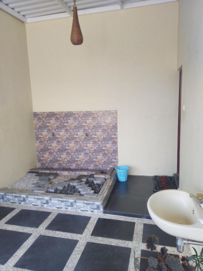 R3 Brawijaya Homestay Бануванги Екстериор снимка