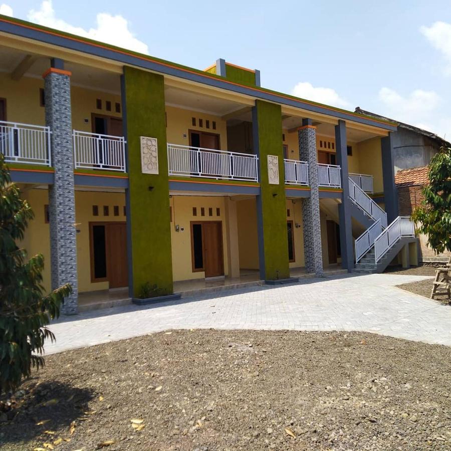 R3 Brawijaya Homestay Бануванги Екстериор снимка