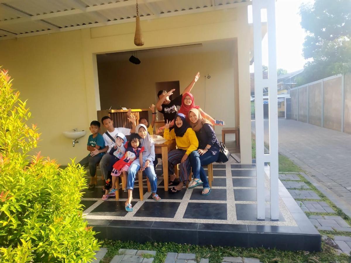R3 Brawijaya Homestay Бануванги Екстериор снимка